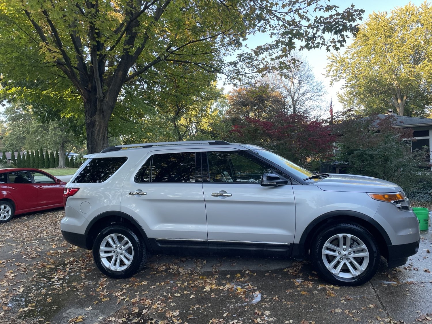 Ford Explorer — Side Profile after detailing